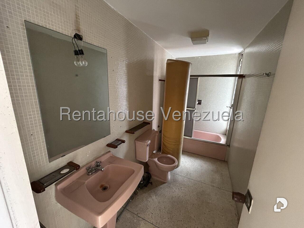 Apartamento en La Florida, Caracas – 24