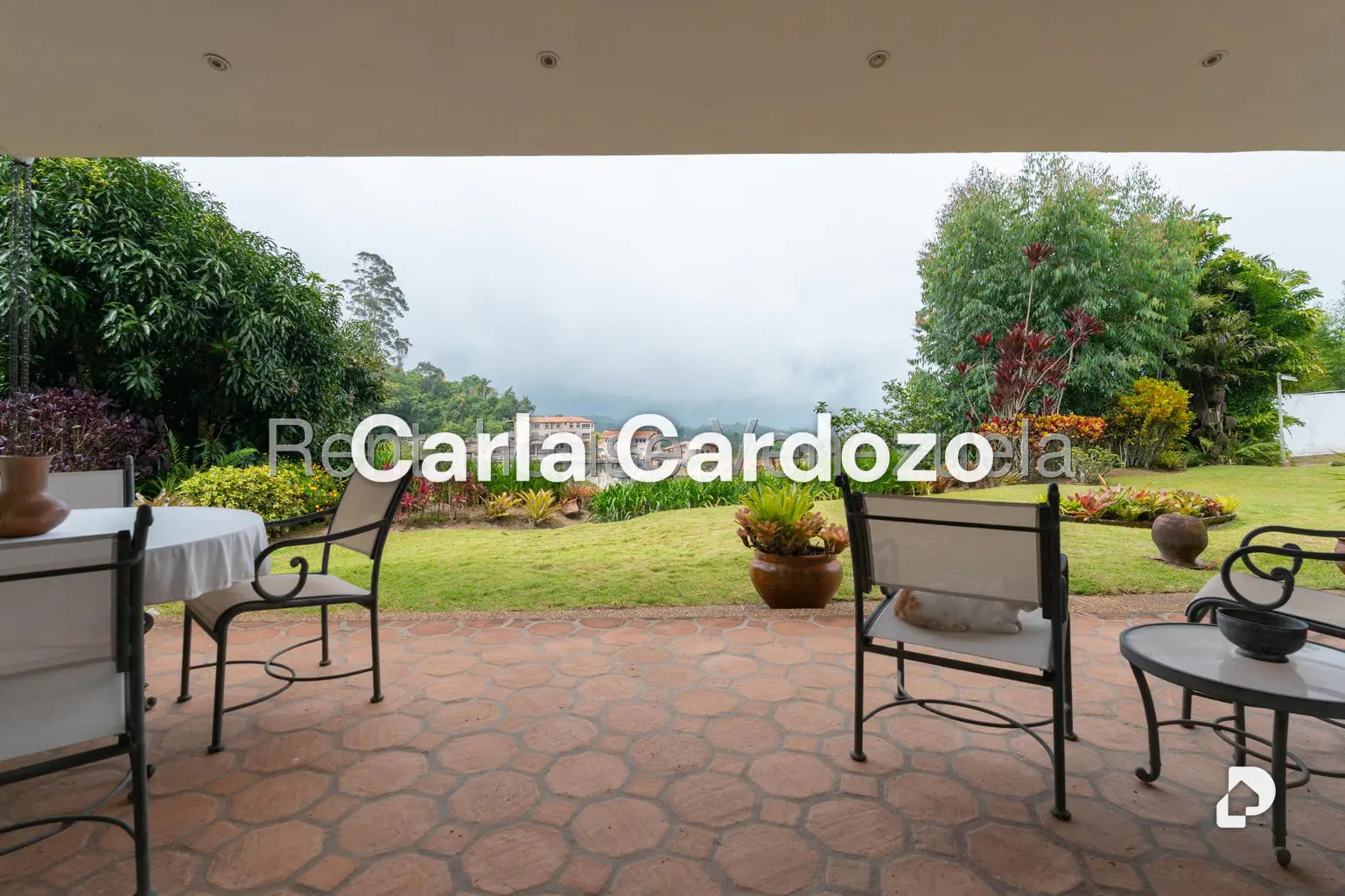 Casa en Oripoto, Caracas – 15