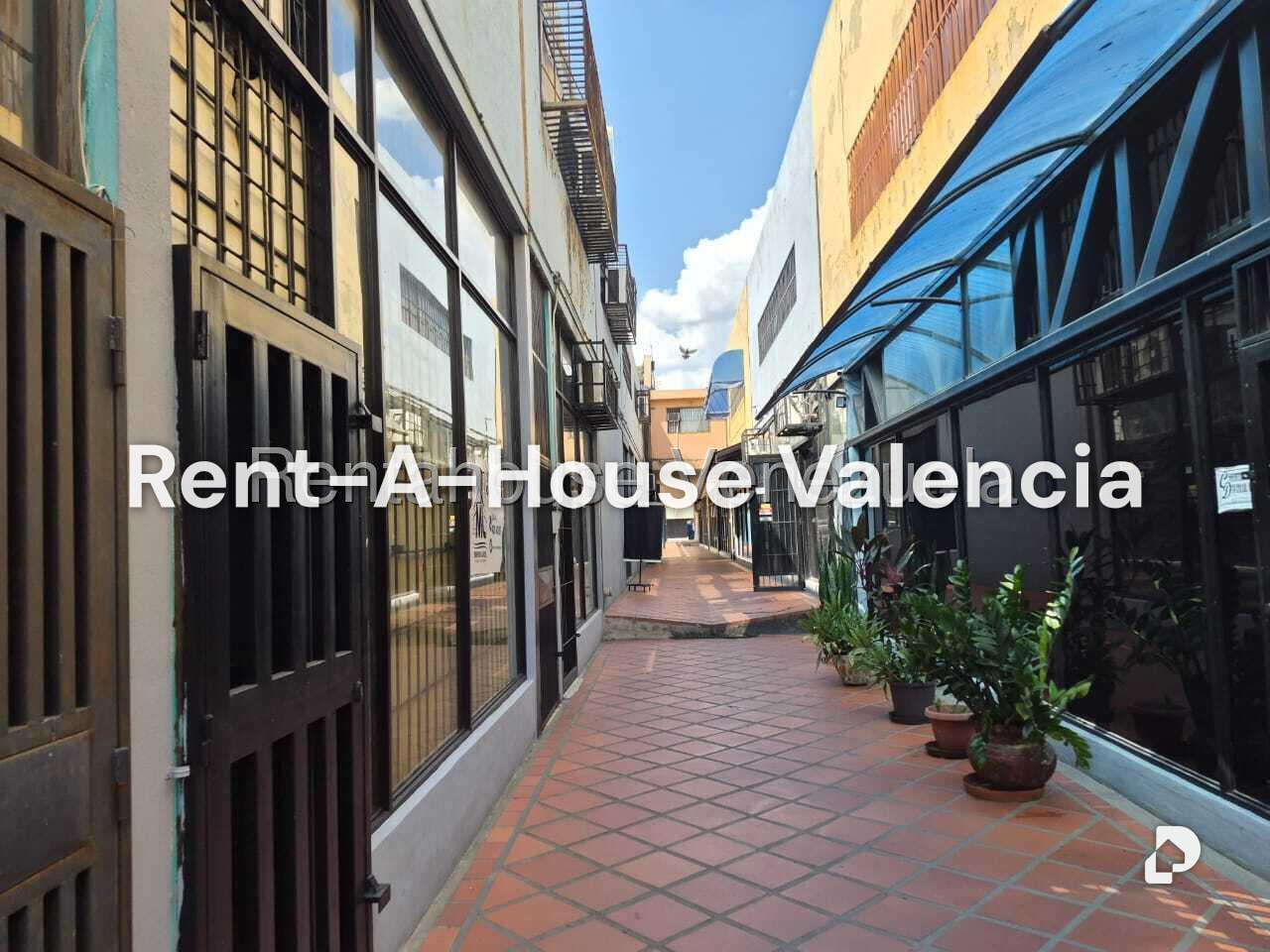 Local comercial en Zona Industrial, Valencia – 1