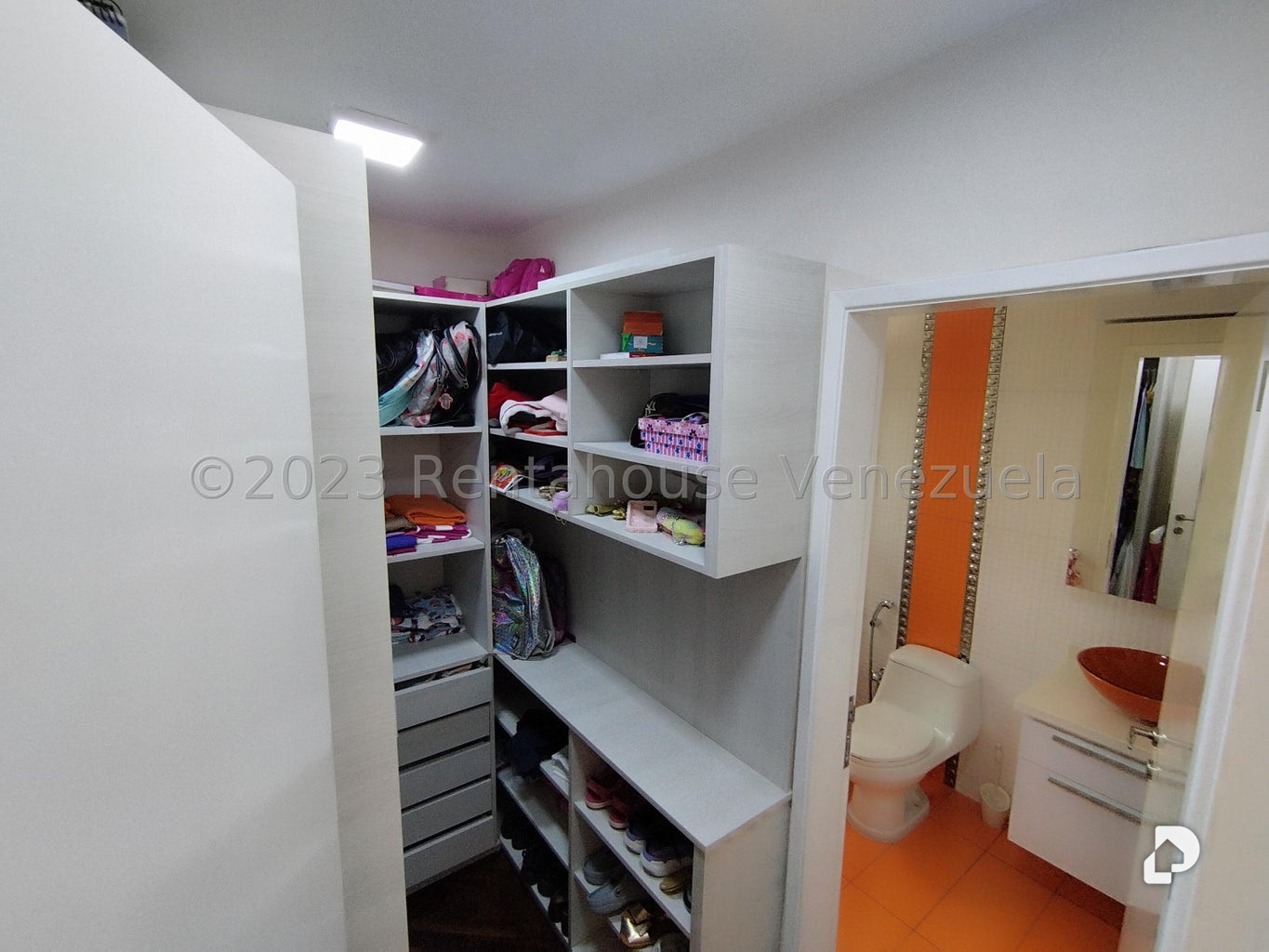 Casa en Prados del Este, Caracas – 28