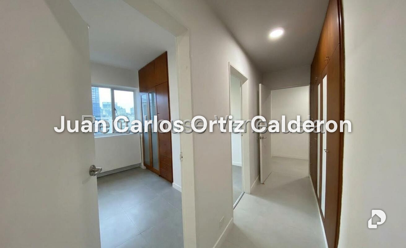 Apartamento en Los Palos Grandes, Caracas – 18
