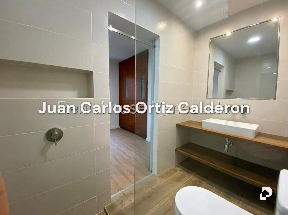 Apartamento en Los Palos Grandes, Caracas – 15