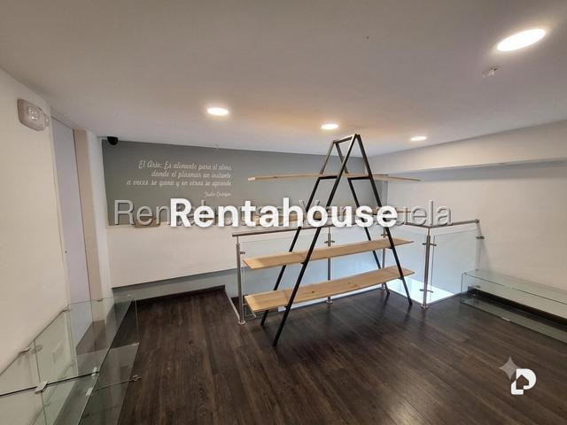 Local comercial en Parroquia Urbana San José, Valencia – 18