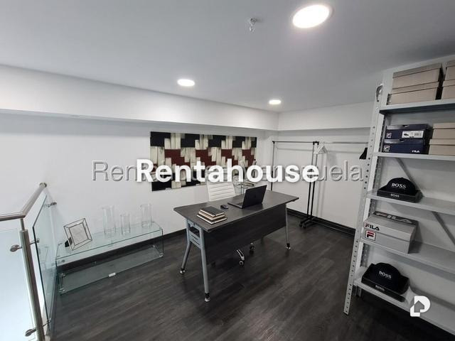 Local comercial en Parroquia Urbana San José, Valencia – 17