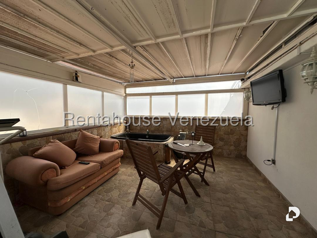 Casa en Colinas de Los Chaguaramos, Caracas – 15