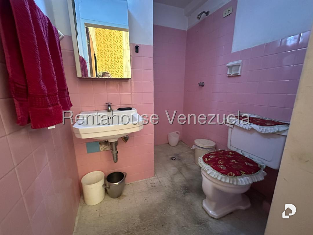 Casa en Colinas de Los Chaguaramos, Caracas – 17