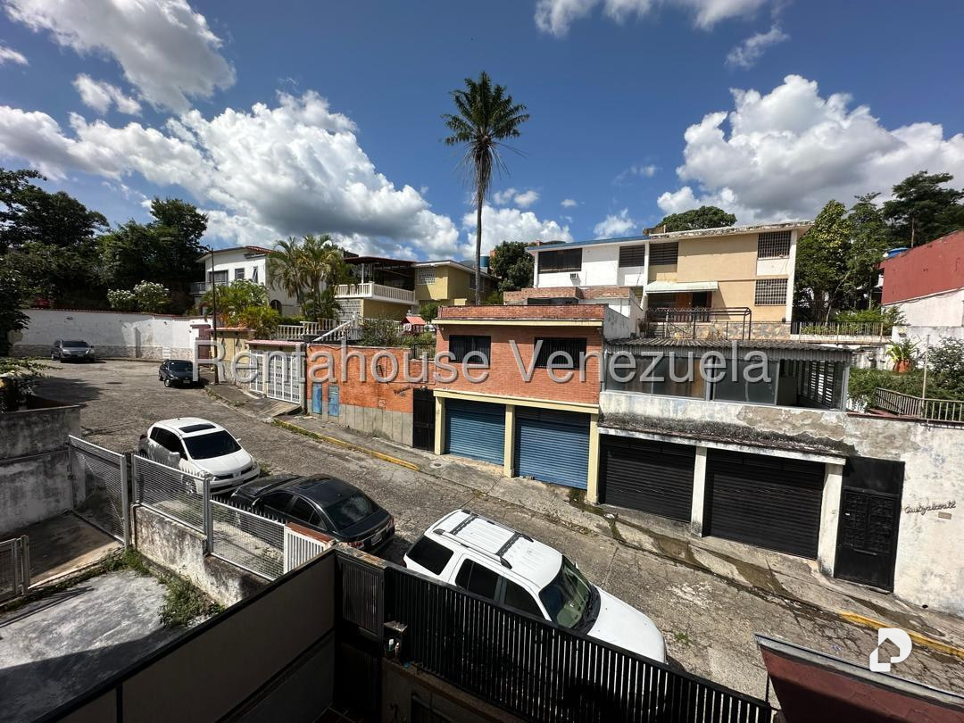 Casa en Colinas de Los Chaguaramos, Caracas – 10