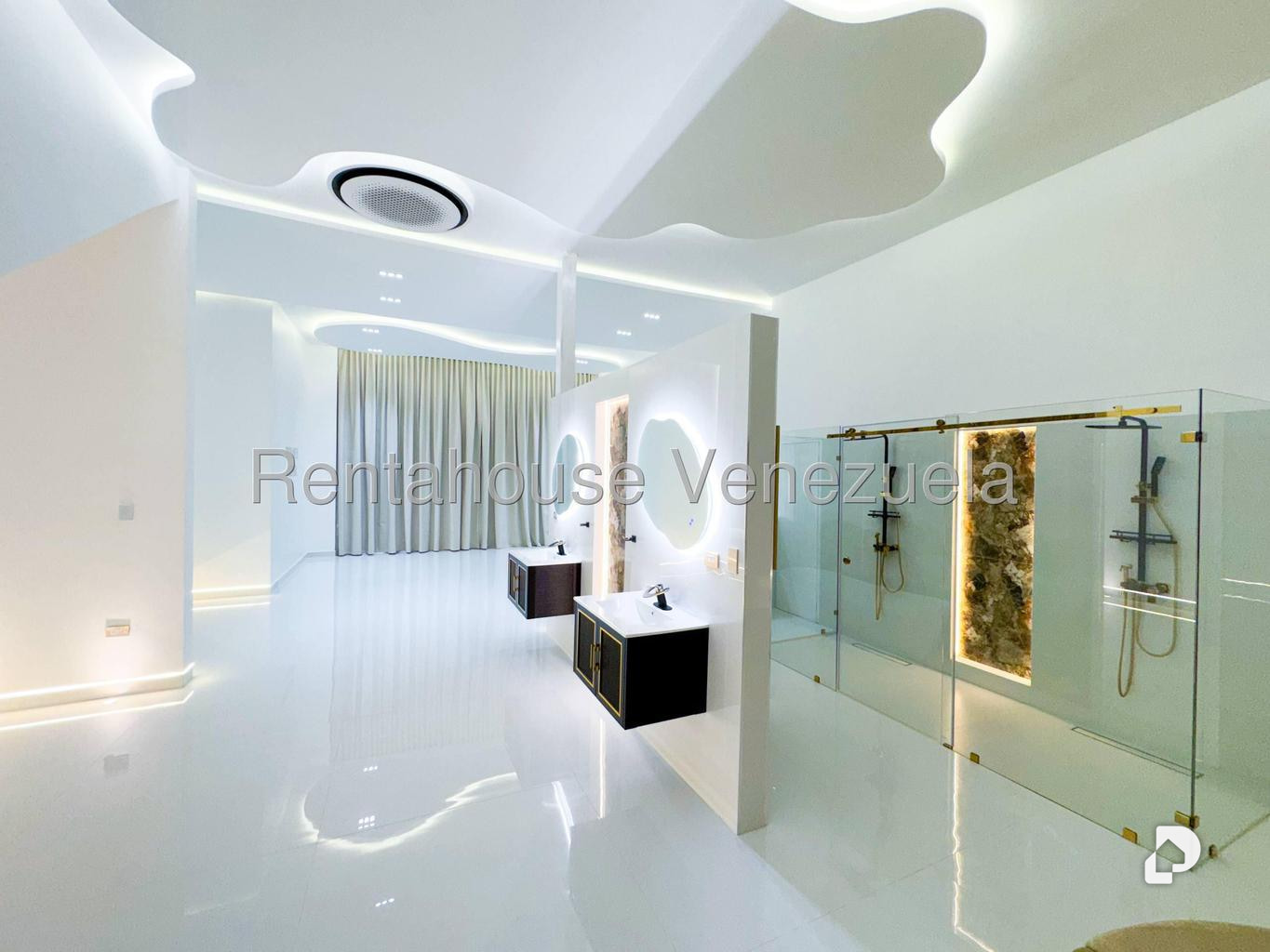 Casa en Cumbres de Curumo, Caracas – 28