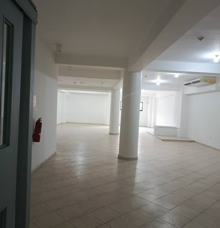 Local comercial en Av. Bolívar Norte, Valencia - 1