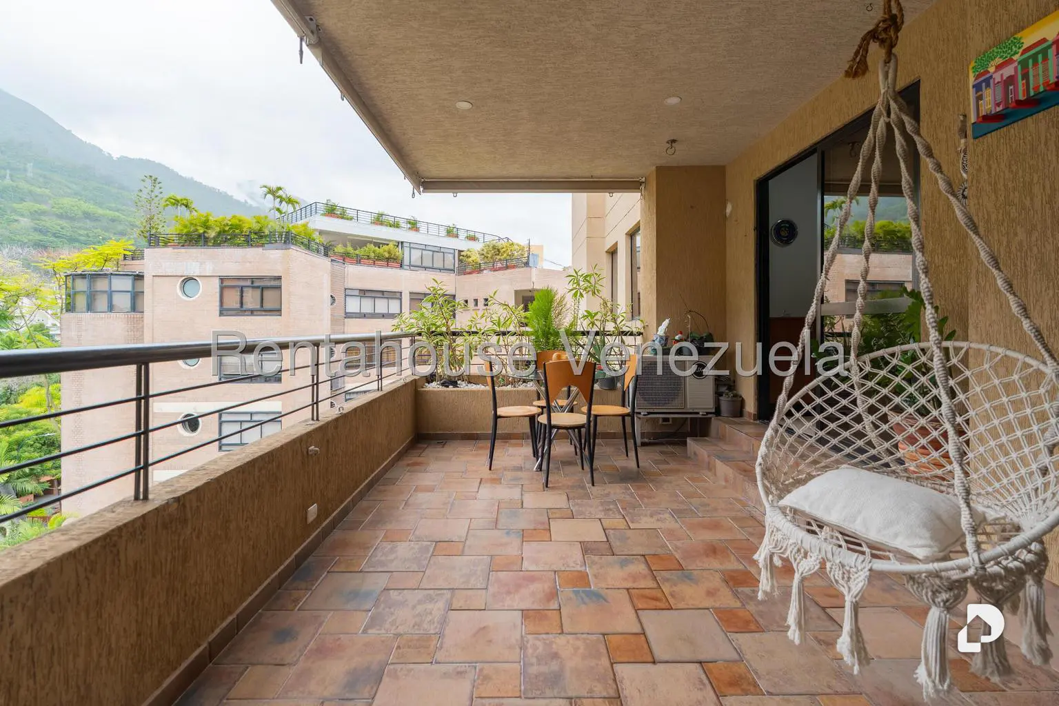 Apartamento en Los Palos Grandes, Caracas – 22