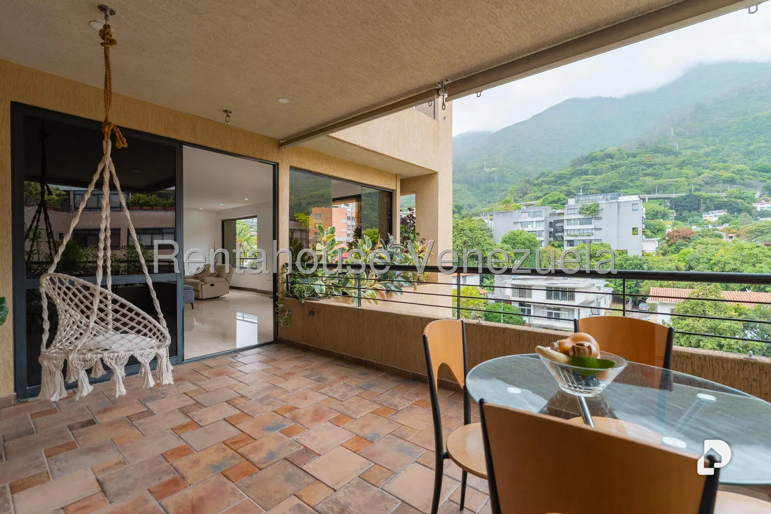Apartamento en Los Palos Grandes, Caracas – 9