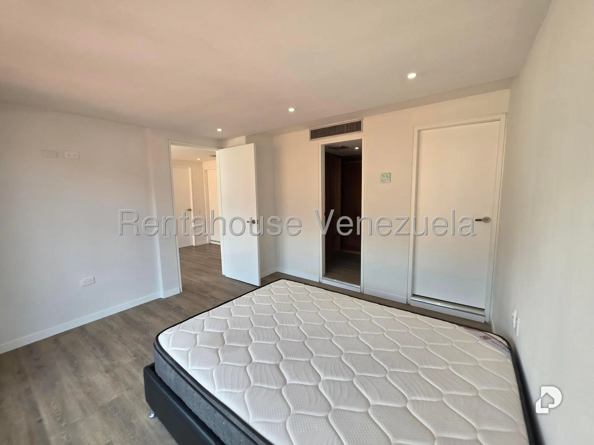 Apartamento en Campo Alegre, Caracas – 17