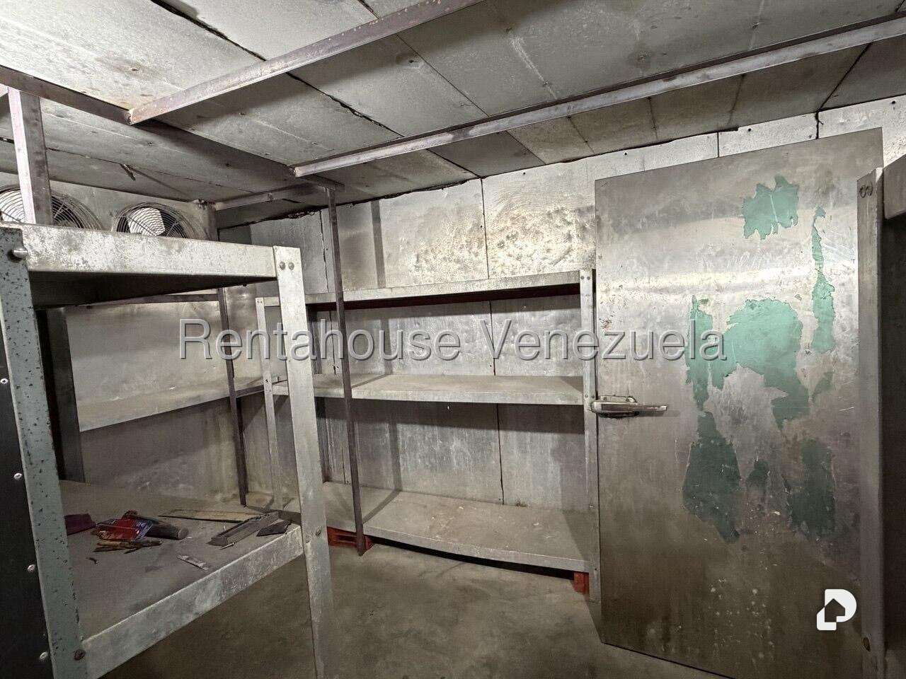 Galpón en Los Palos Grandes, Caracas – 10