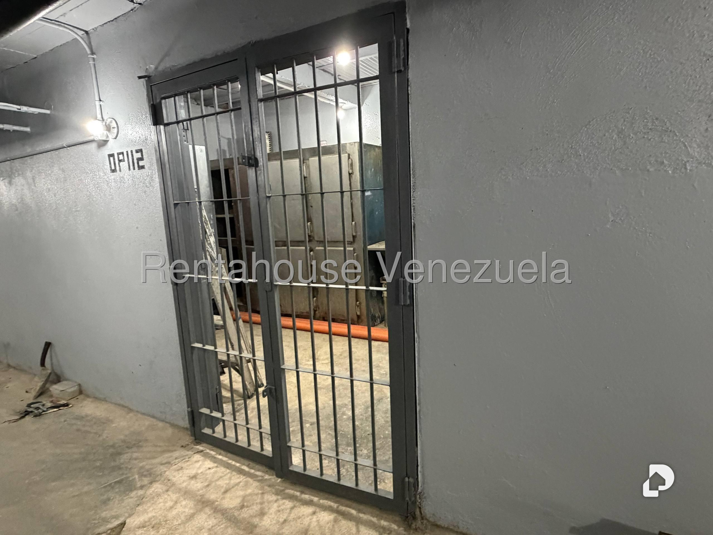 Galpón en Los Palos Grandes, Caracas – 26