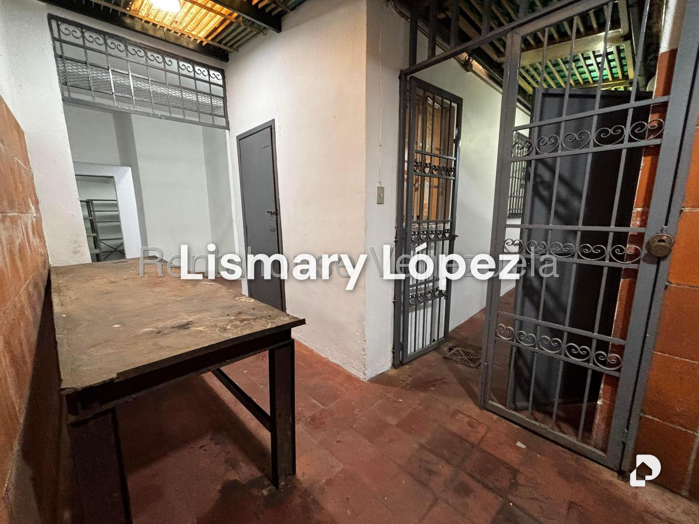 Local comercial en Los Caobos, Caracas – 24