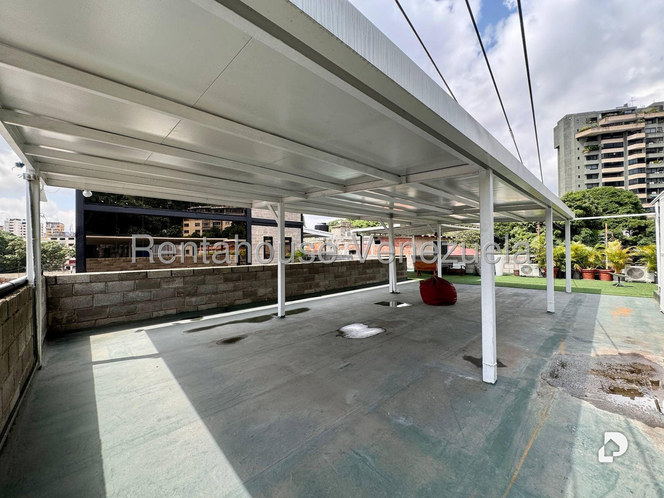 Local comercial en La Florida, Caracas – 13