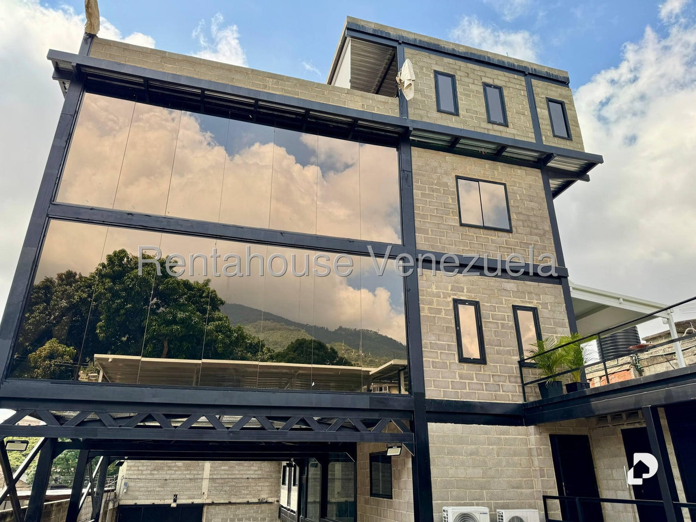 Local comercial en La Florida, Caracas – 20