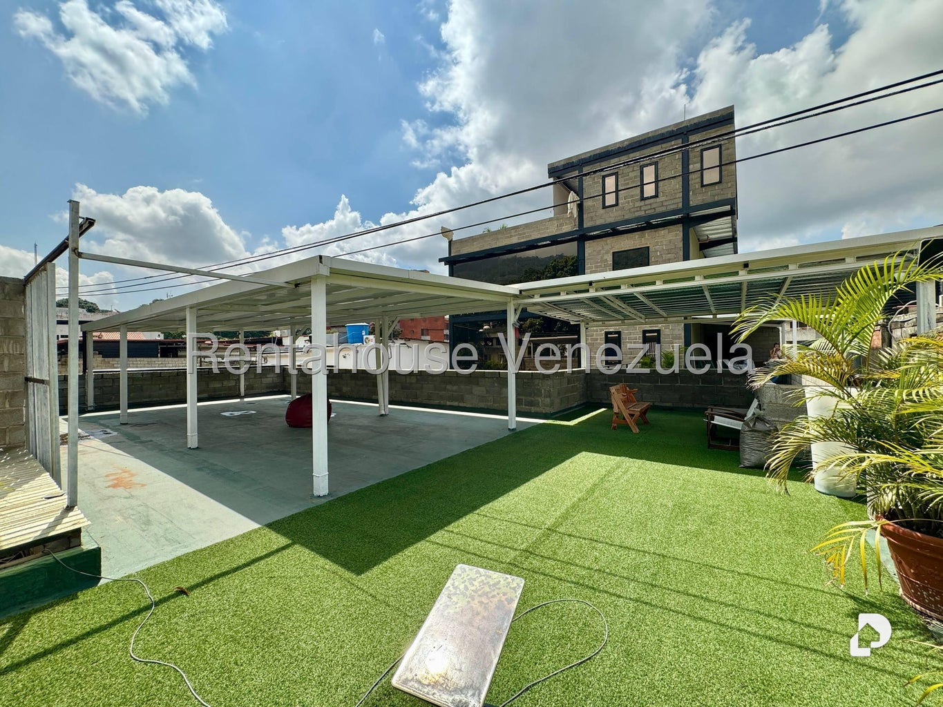 Local comercial en La Florida, Caracas – 11