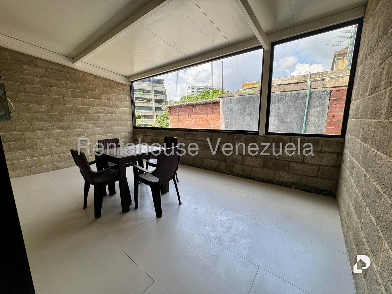 Local comercial en La Florida, Caracas – 22