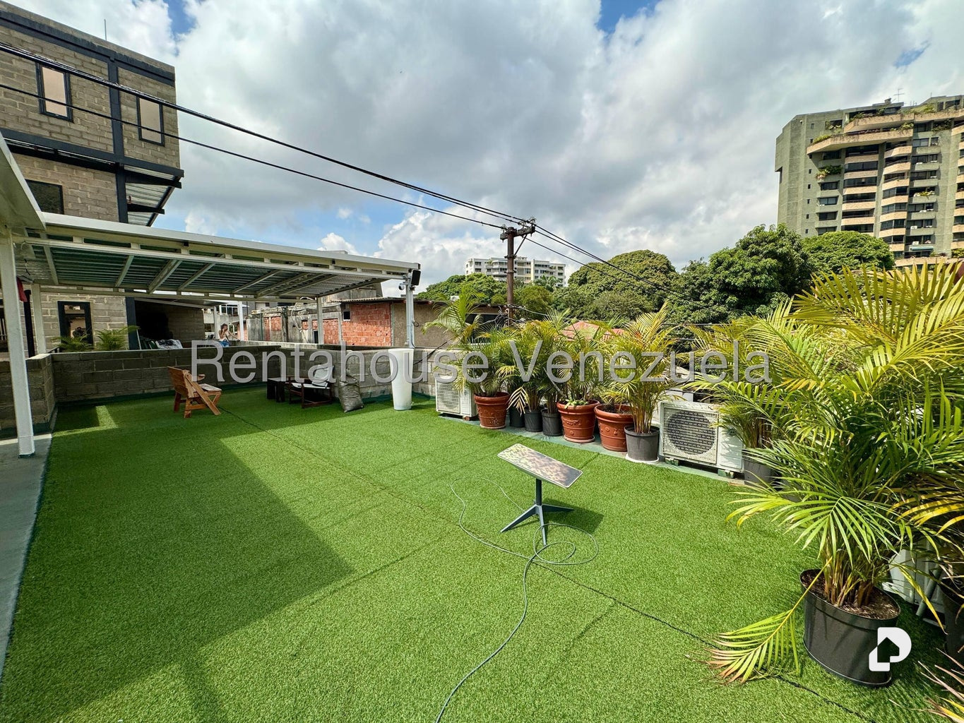 Local comercial en La Florida, Caracas – 12