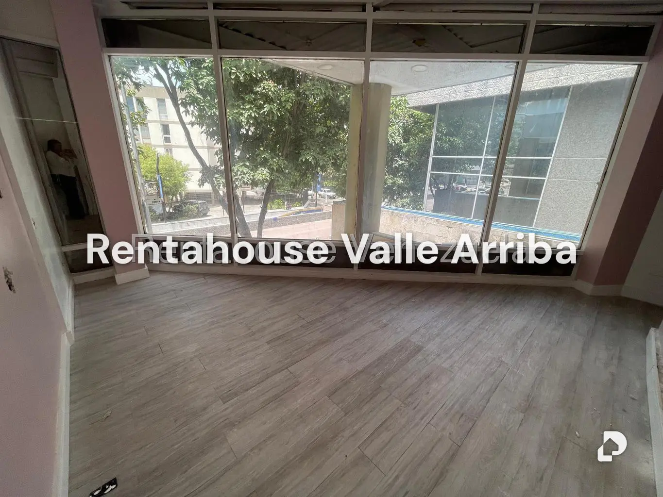 Local comercial en Las Mercedes, Caracas – 19