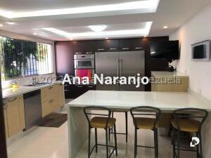 Casa en Prados del Este, Caracas – 12