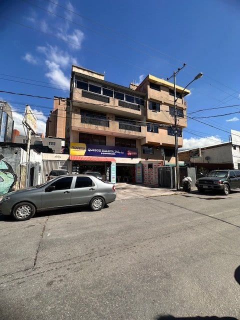 Edificio en Boleíta Sur, Caracas - 1