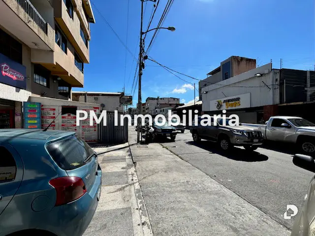 Building in Boleíta Sur, Caracas – 20