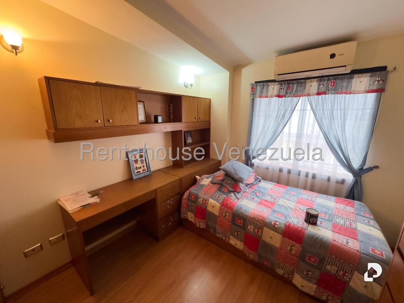 Casa en Santa Rosa de Lima, Caracas – 18