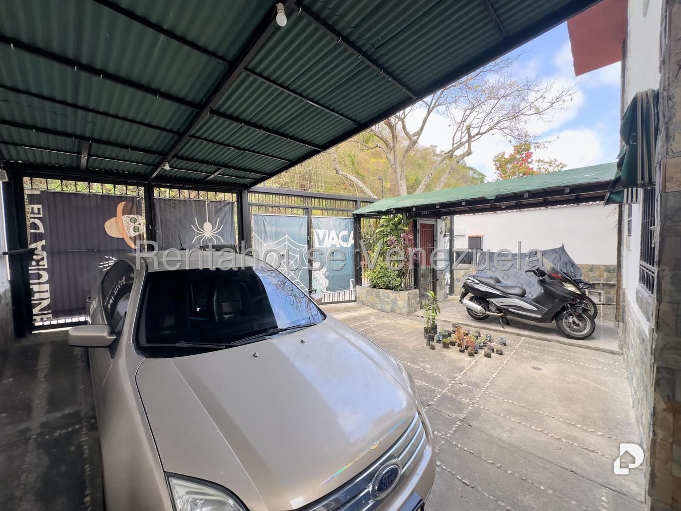 Casa en Santa Rosa de Lima, Caracas – 27