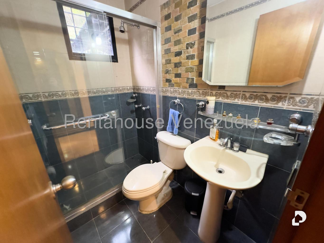 Casa en Santa Rosa de Lima, Caracas – 23