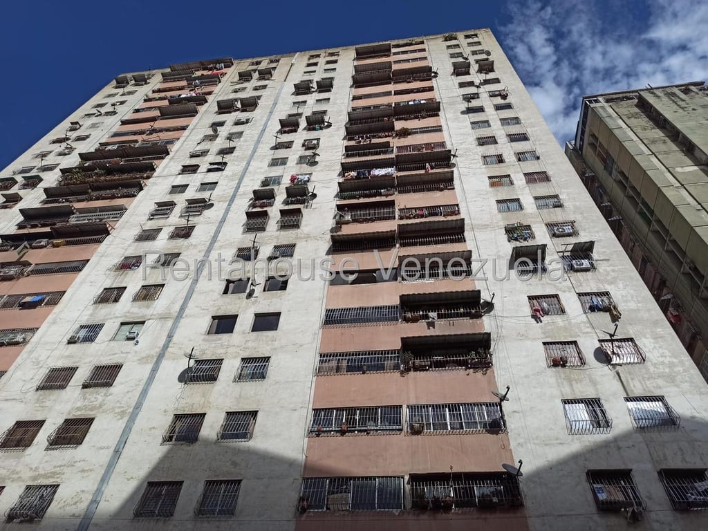 Apartamento en Parroquia Santa Rosalía, Caracas - 1