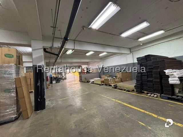 Local comercial en Boleíta Sur, Caracas – 18