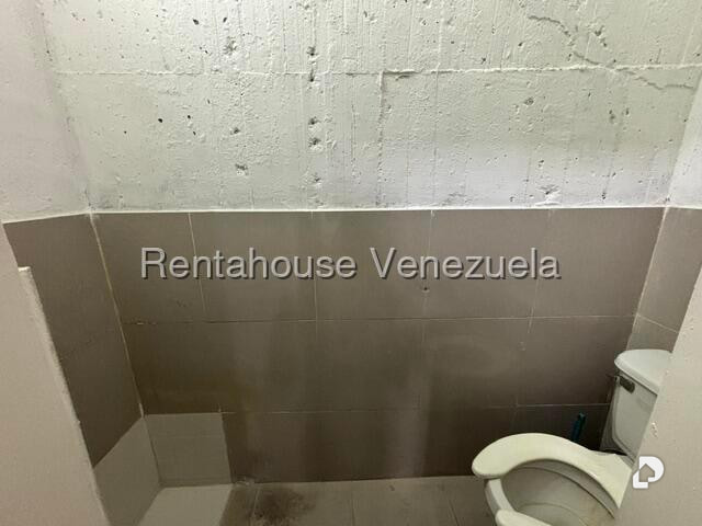 Local comercial en Boleíta Sur, Caracas – 12