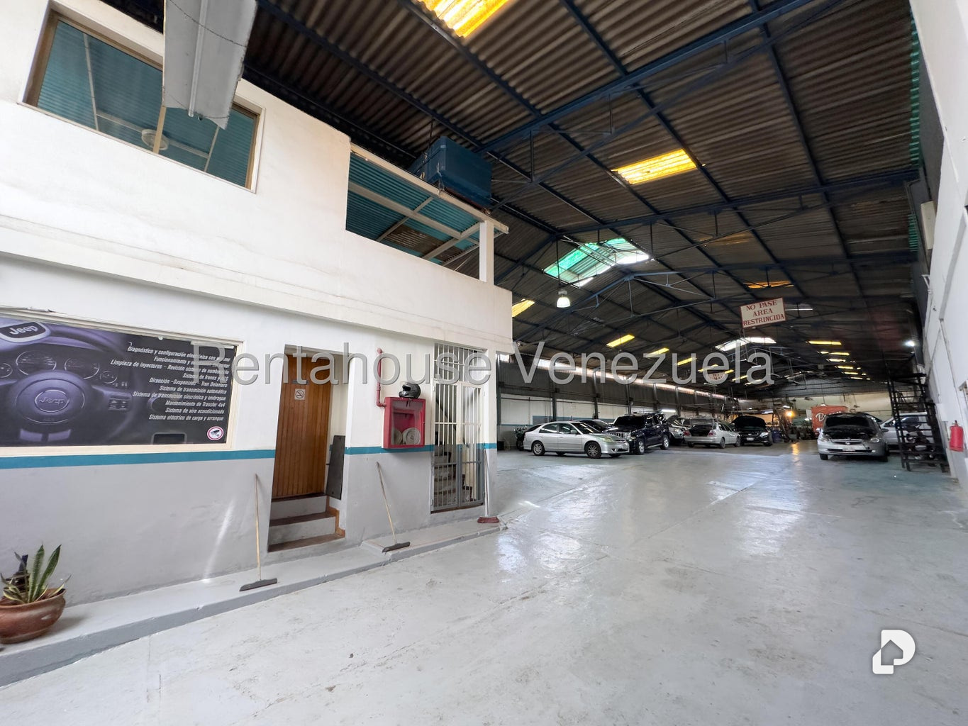 Warehouse in Boleíta Sur, Caracas – 2