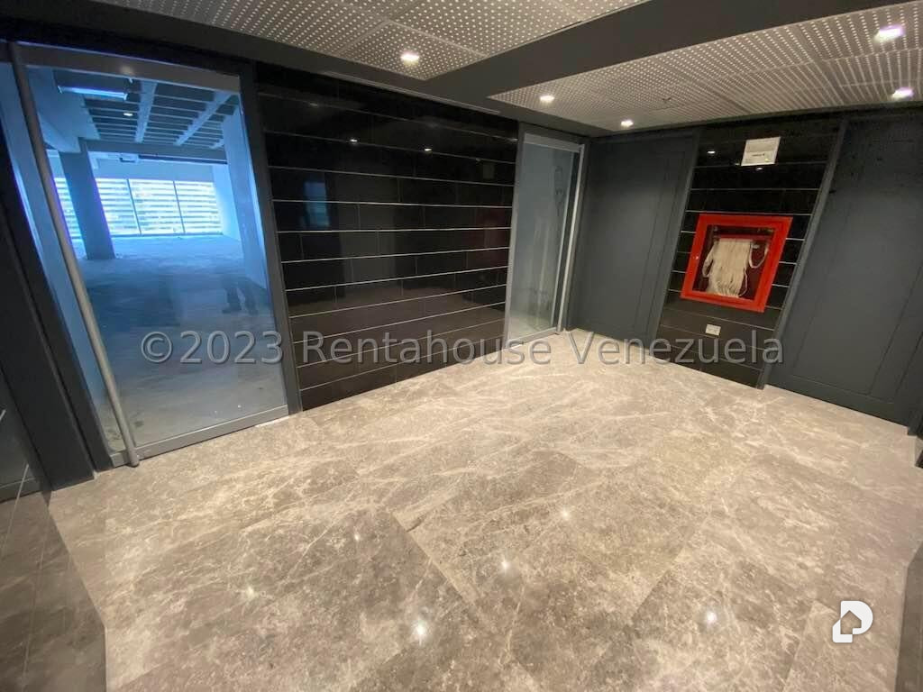 Oficina en Las Mercedes, Caracas – 21