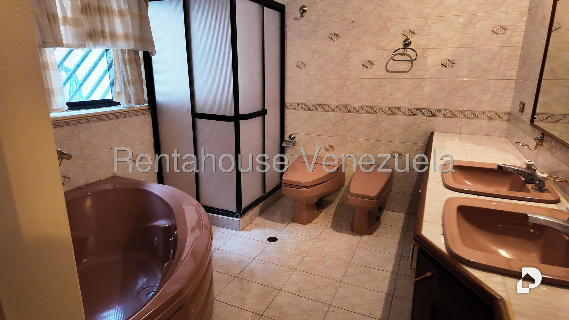 Casa en Lomas de La Lagunita, Caracas – 10