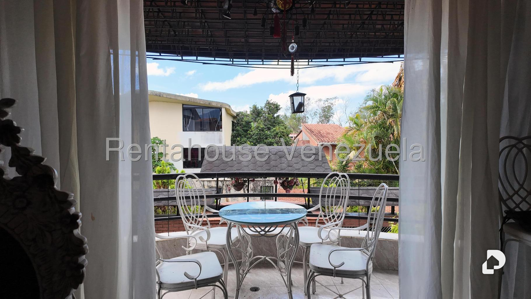 Casa en Lomas de La Lagunita, Caracas – 24