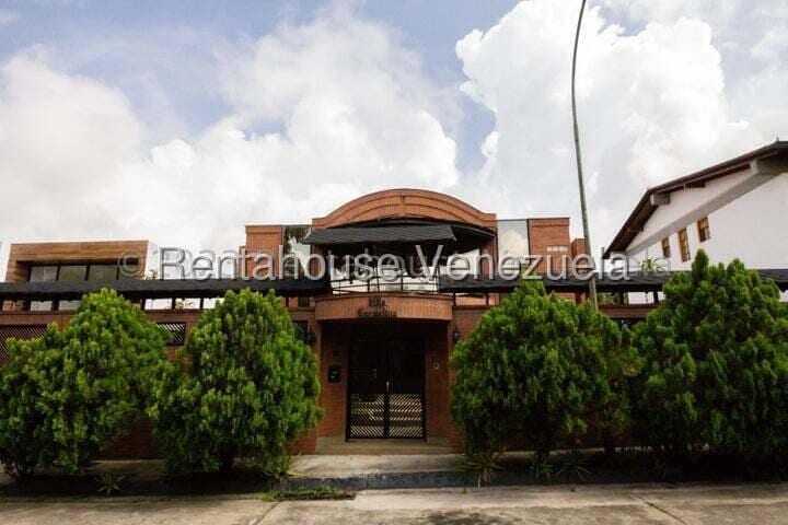 House in Lomas de La Lagunita, Caracas - 1