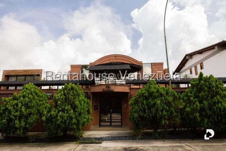 Casa en Lomas de La Lagunita, Caracas – 1