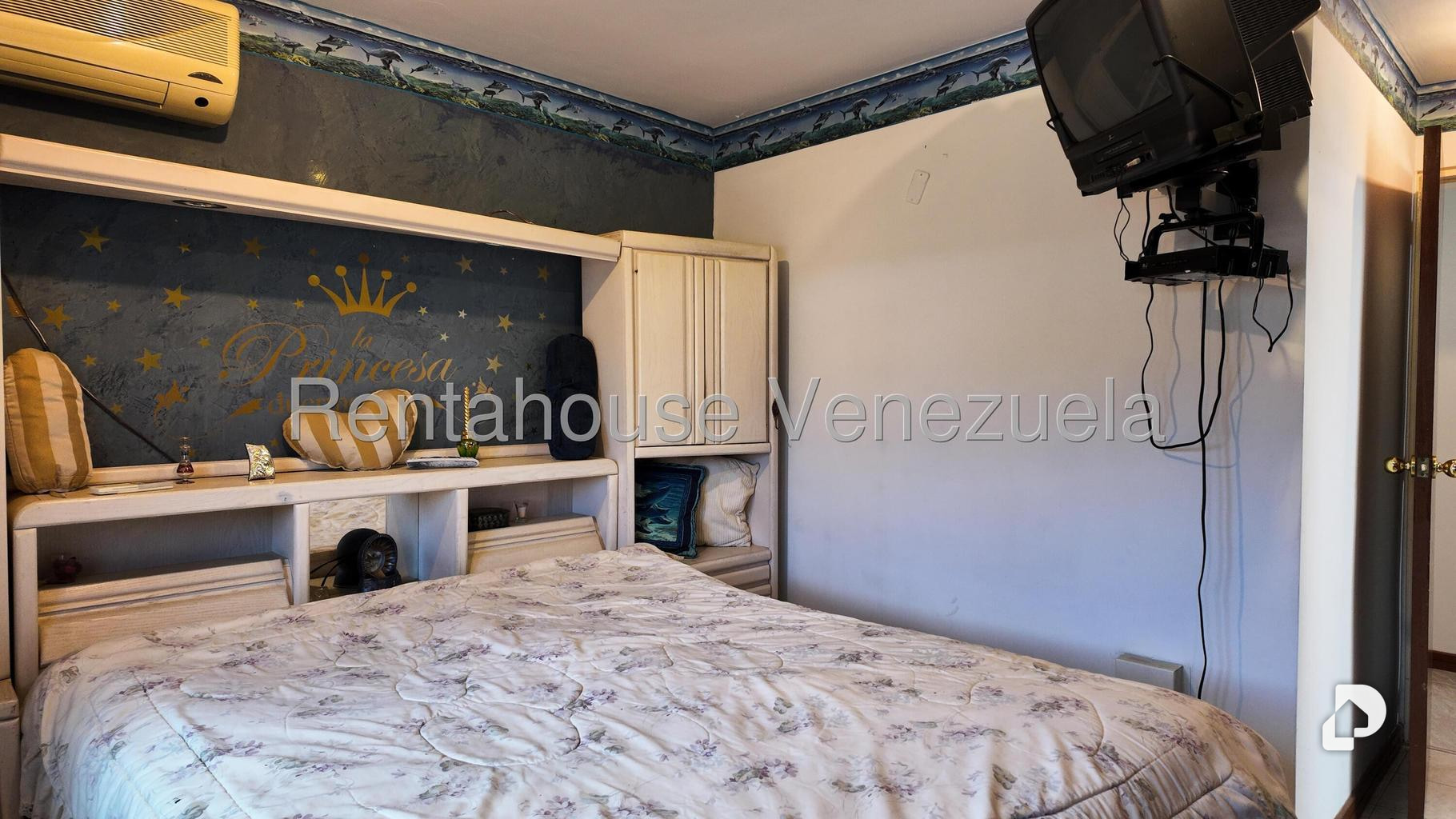 Casa en Lomas de La Lagunita, Caracas – 40