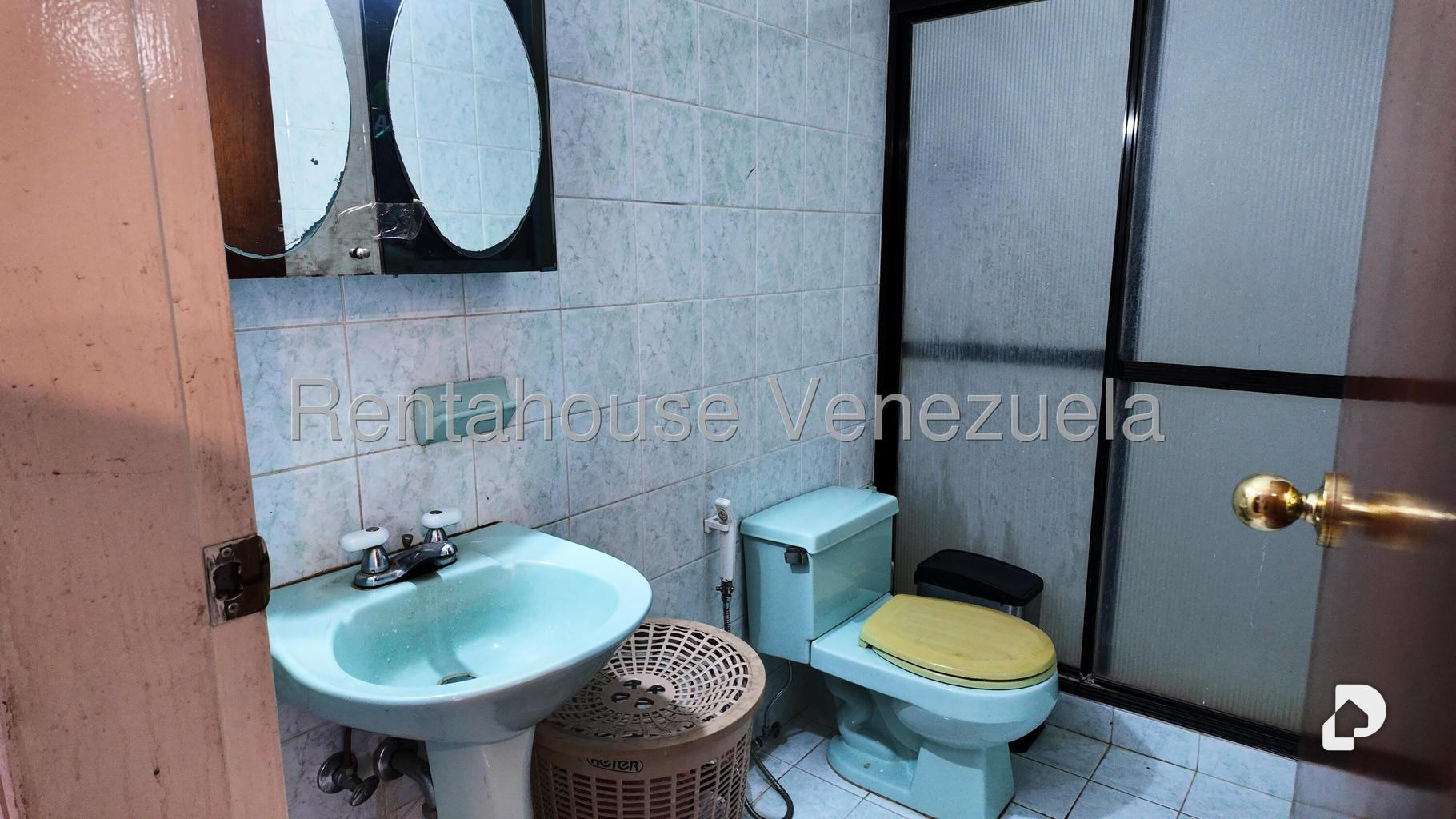 Casa en Lomas de La Lagunita, Caracas – 15