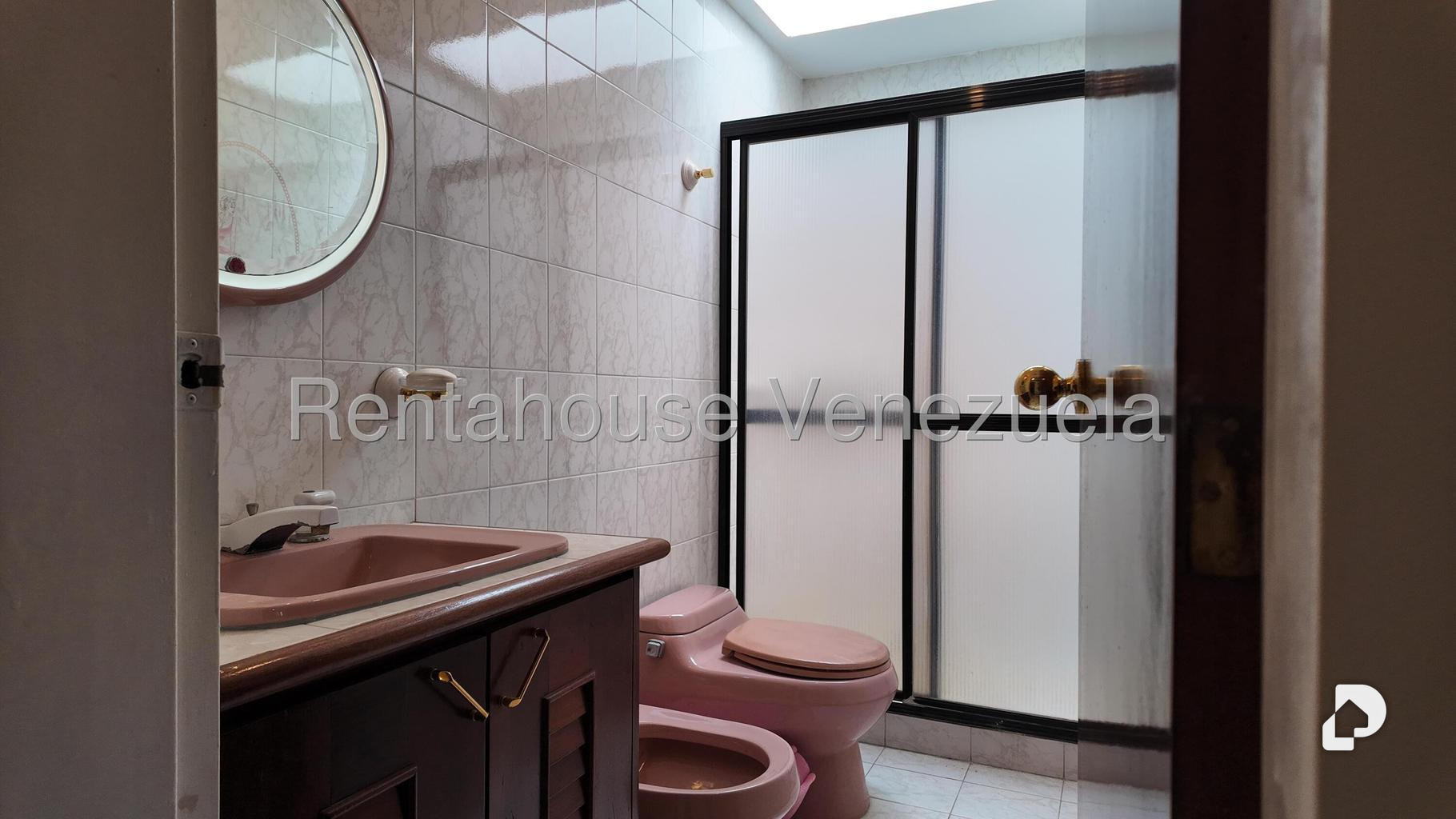 Casa en Lomas de La Lagunita, Caracas – 41