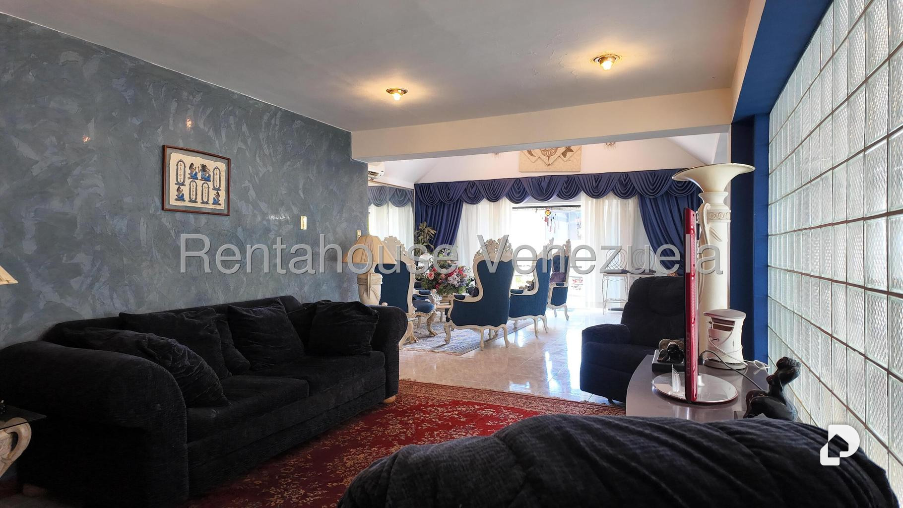 Casa en Lomas de La Lagunita, Caracas – 29