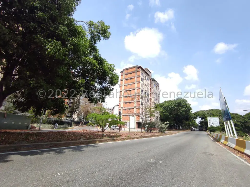 Apartment in Chuao, Caracas - 1