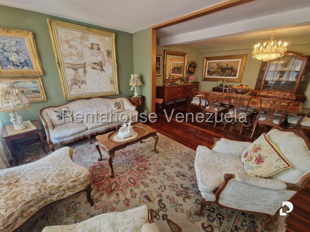 House in Santa Paula, Caracas – 2