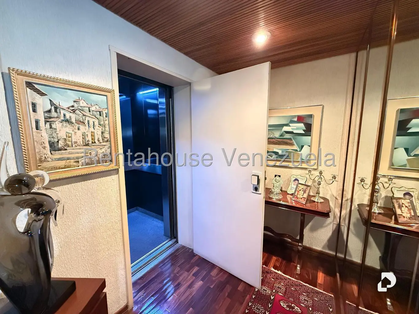 Apartment in Altamira, Caracas – 2
