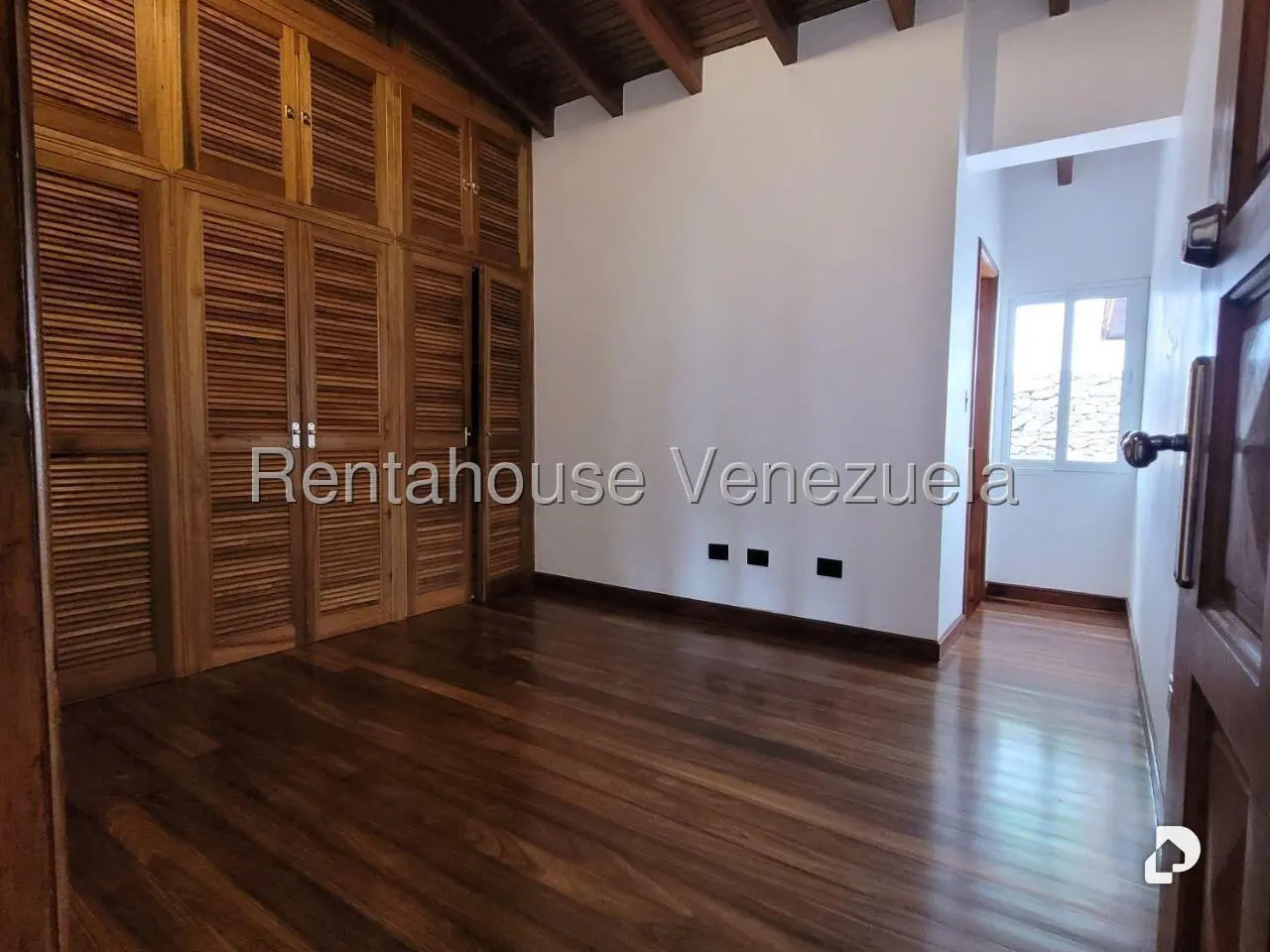 Casa en Cumbres de Curumo, Caracas – 31