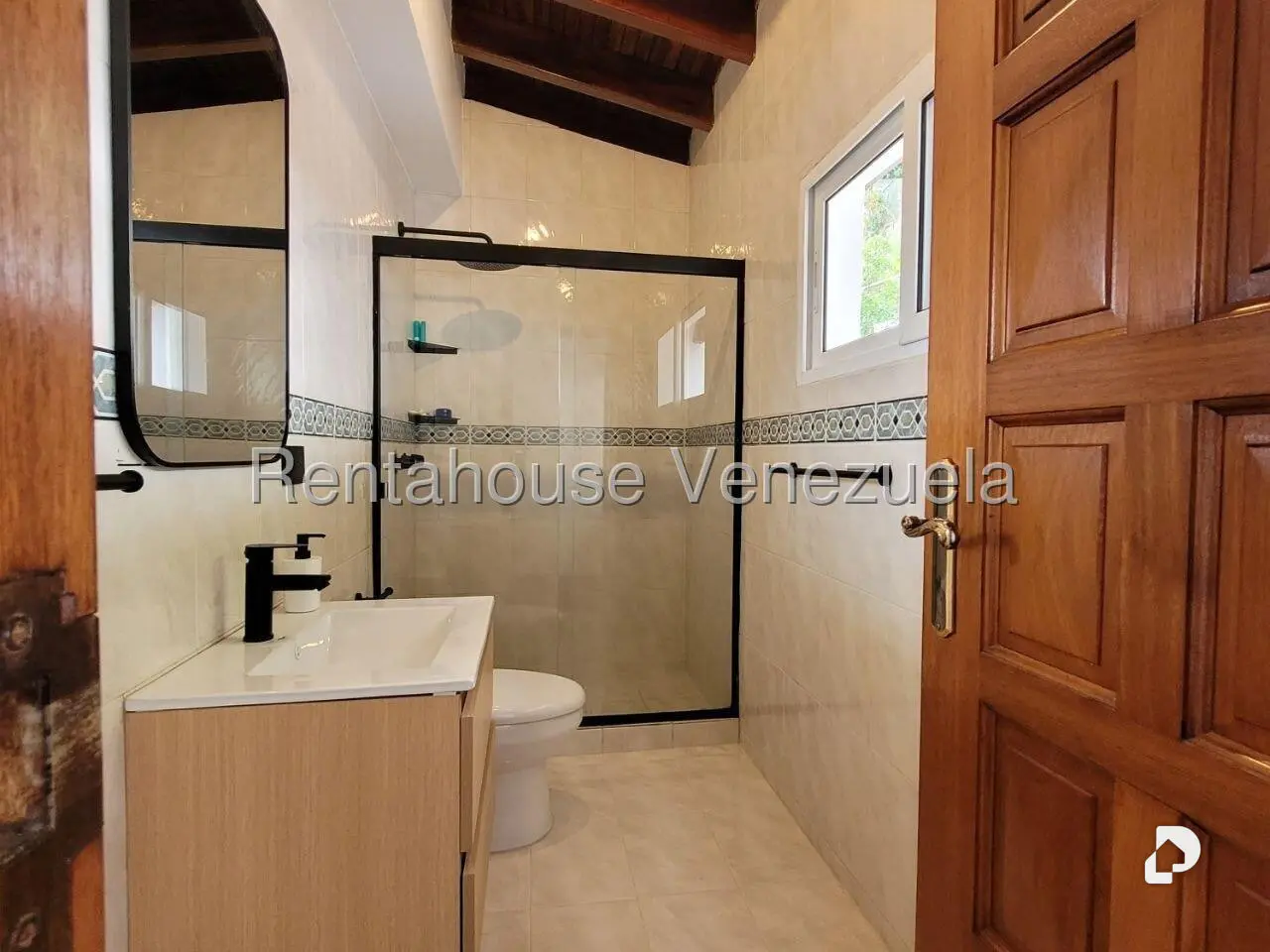 Casa en Cumbres de Curumo, Caracas – 33