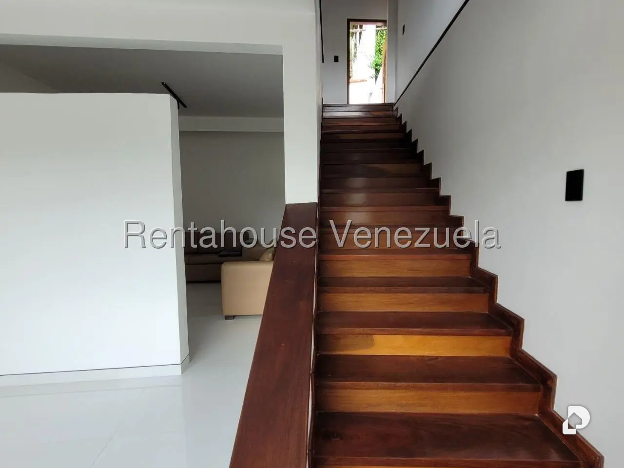 Casa en Cumbres de Curumo, Caracas – 24